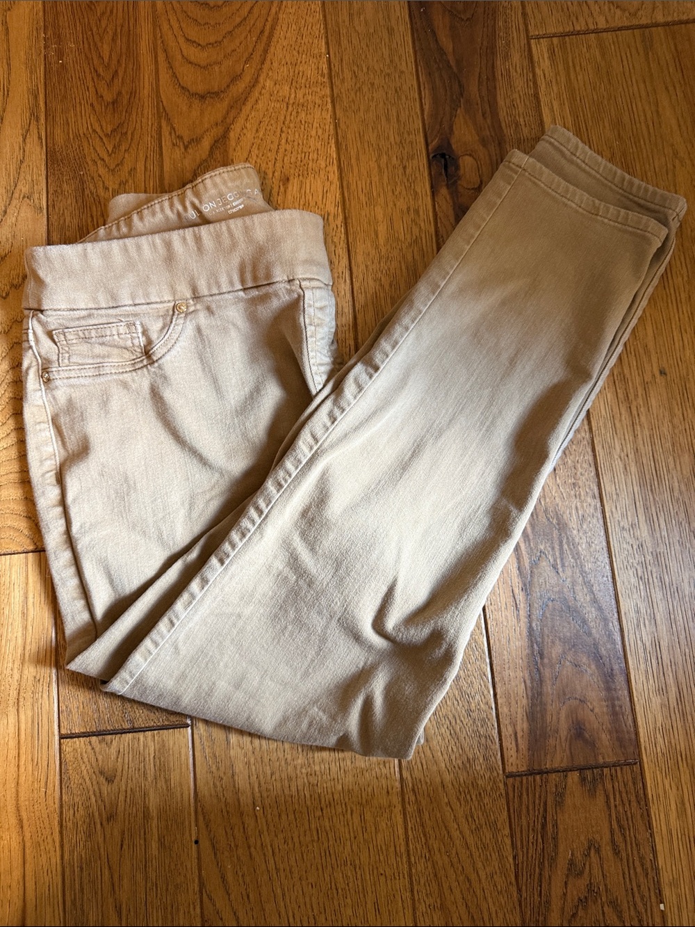 Chico's Skinny High-Rise Pants in Light Tan